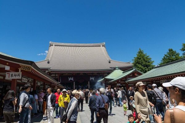 Hondo (Main hall) of the Sensō-ji, Asakusa, Tokyo, Japan